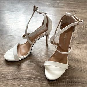 White Sandal ankle strap heels 7.5